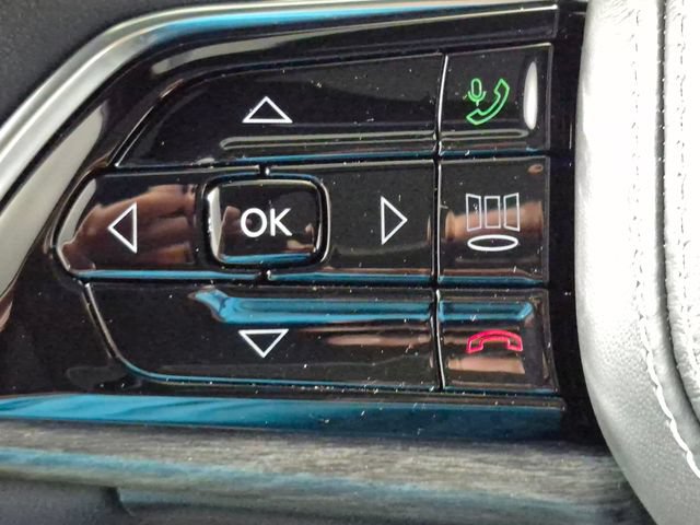 Used 2023 Jeep Grand Cherokee Overland AWD/4WD image 12