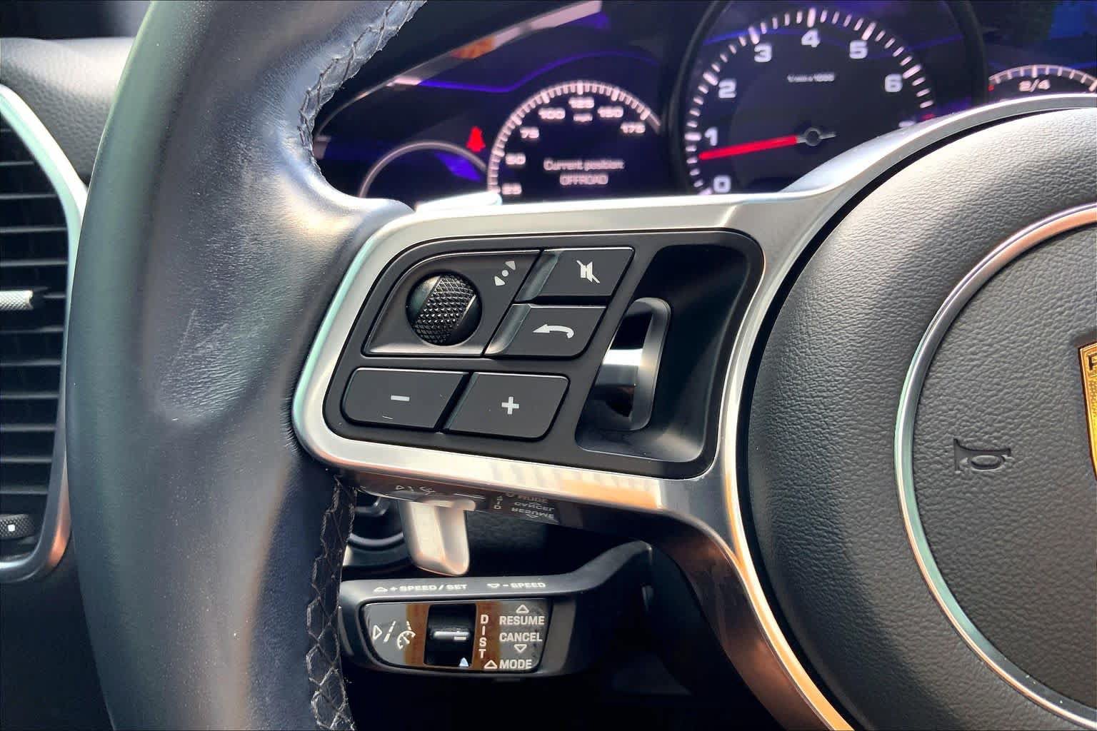 Used 2021 Porsche Cayenne AWD/4WD image 23