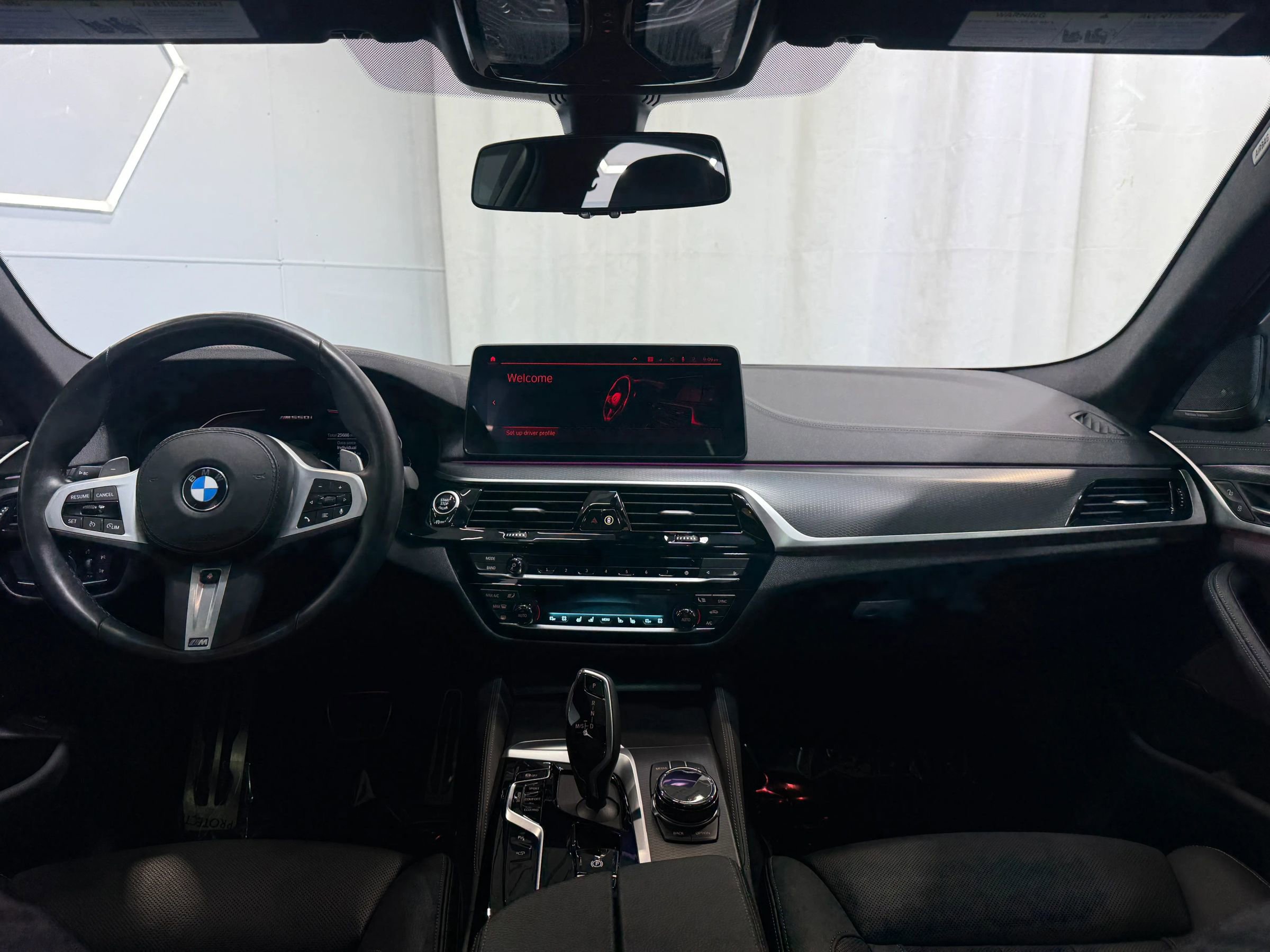 Used 2023 BMW M550i xDrive w/ Premium Enhanced Package AWD/4WD image 26