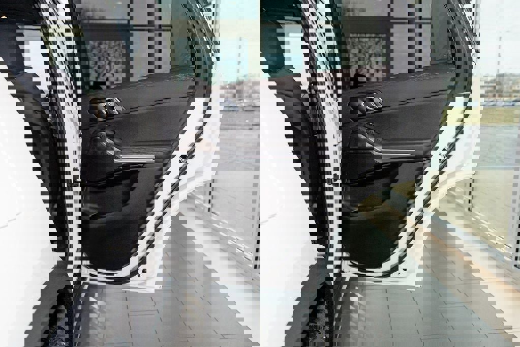 Used 2022 BMW X5 xDrive40i w/ Premium Package image 36