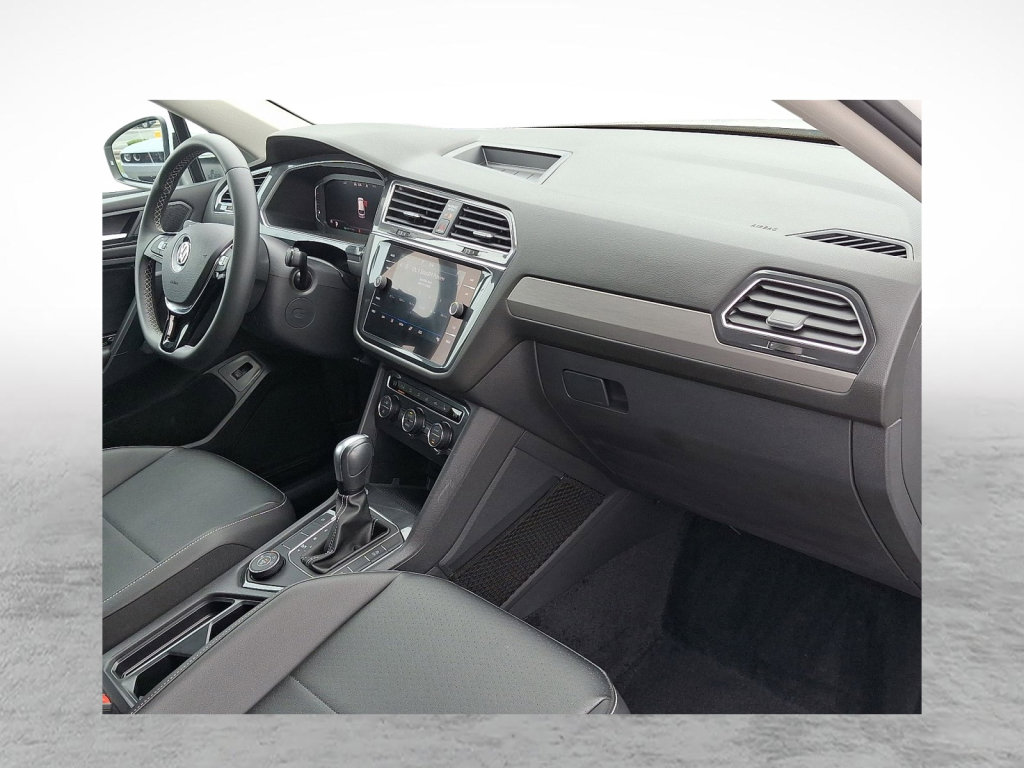 Used 2021 Volkswagen Tiguan SEL image 11
