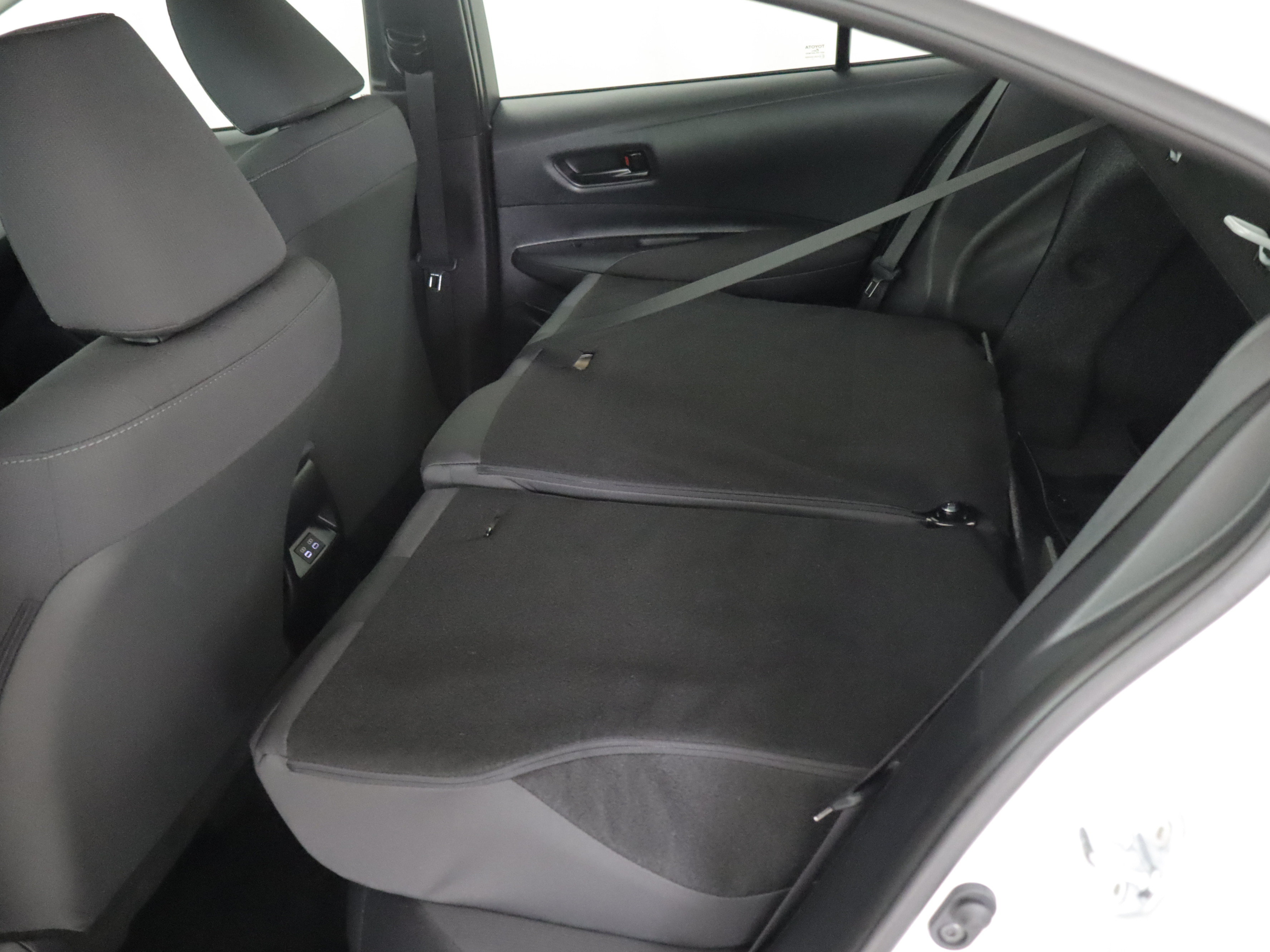 Used 2026 Toyota Corolla LE w/ LE Premium Package FWD image 20