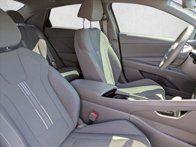Used 2024 Hyundai Elantra SEL w/ Convenience Package FWD image 22
