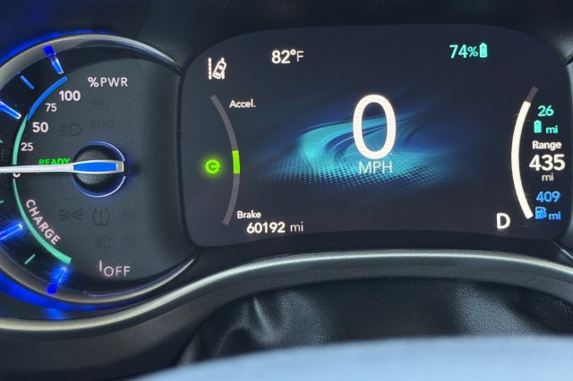 Used 2024 Chrysler Pacifica Limited FWD image 33