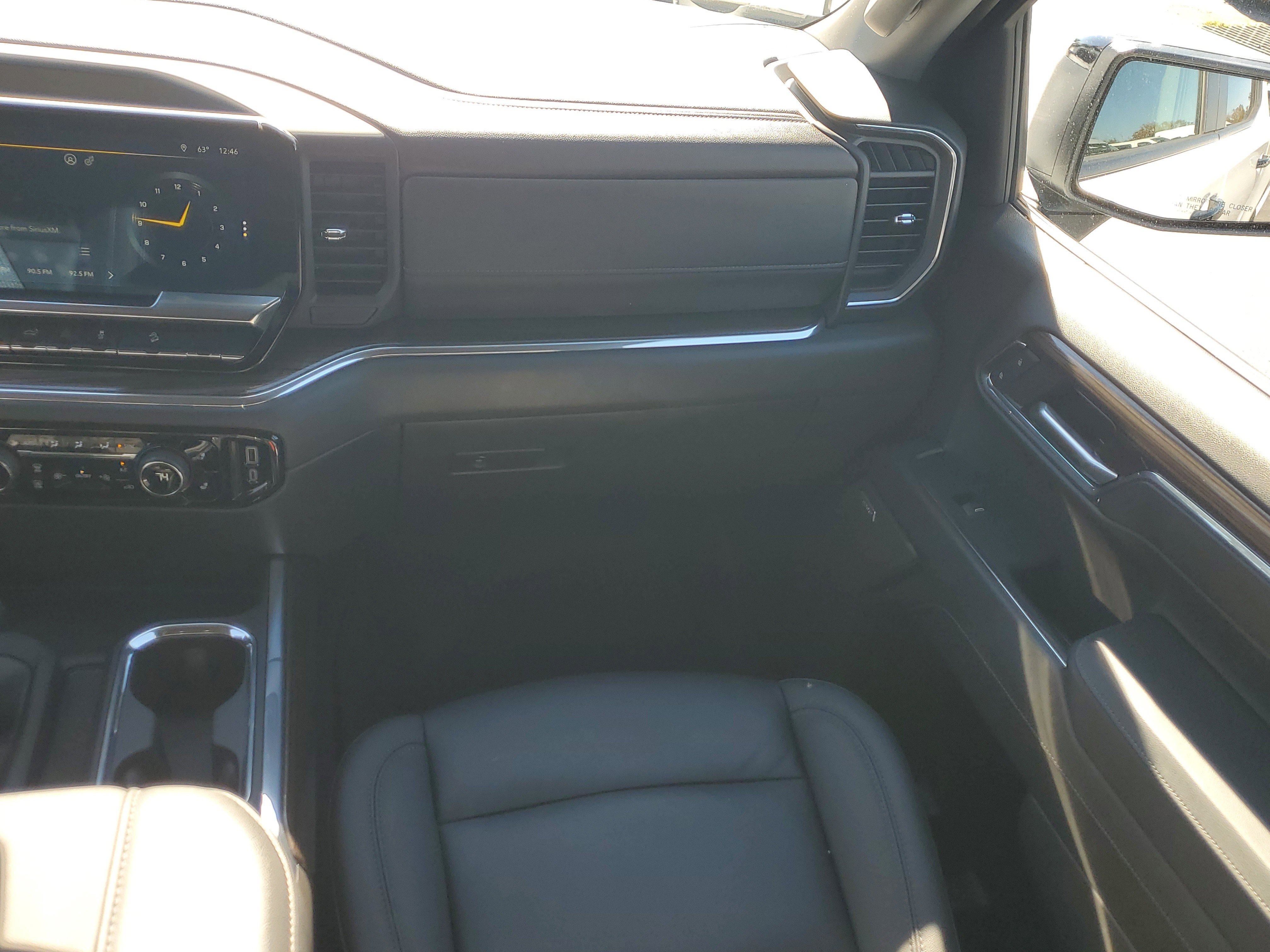 Used 2024 Chevrolet Silverado 1500 LT Trail Boss w/ Convenience Package II image 18