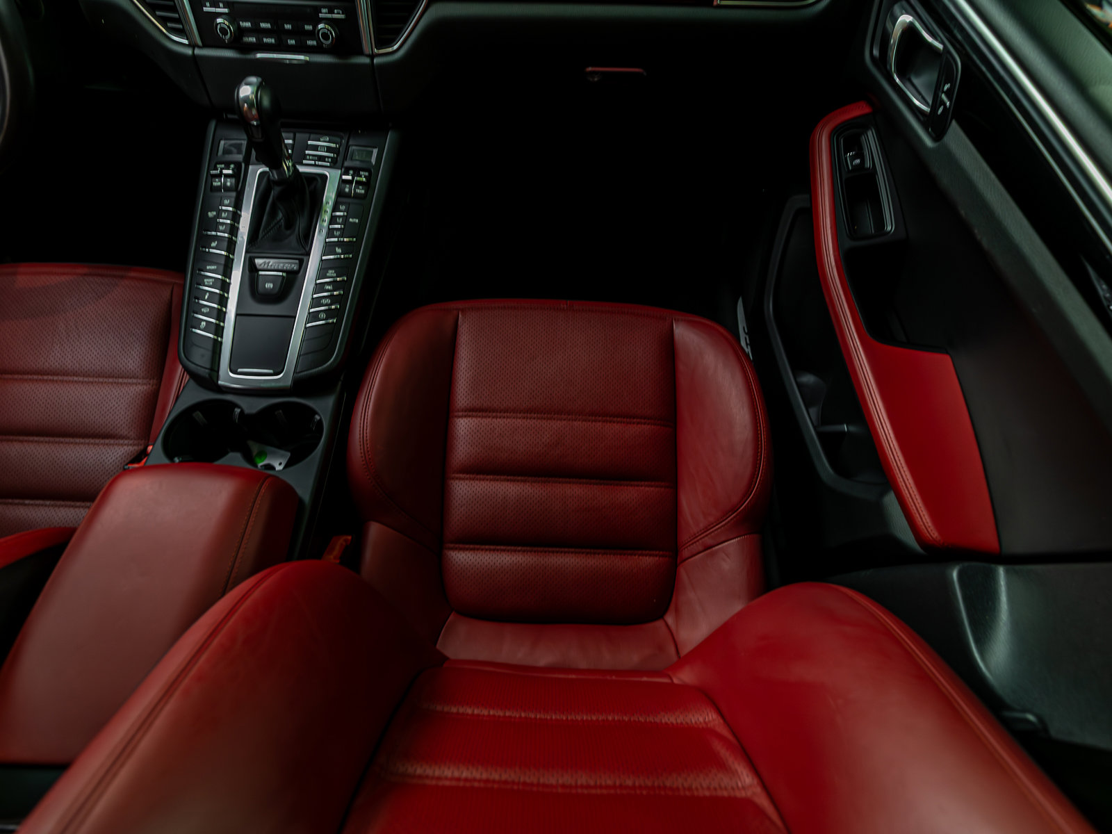 Used 2017 Porsche Macan GTS AWD/4WD image 56