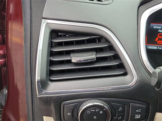 Used 2019 Ford Edge Titanium w/ Equipment Group 301A image 34