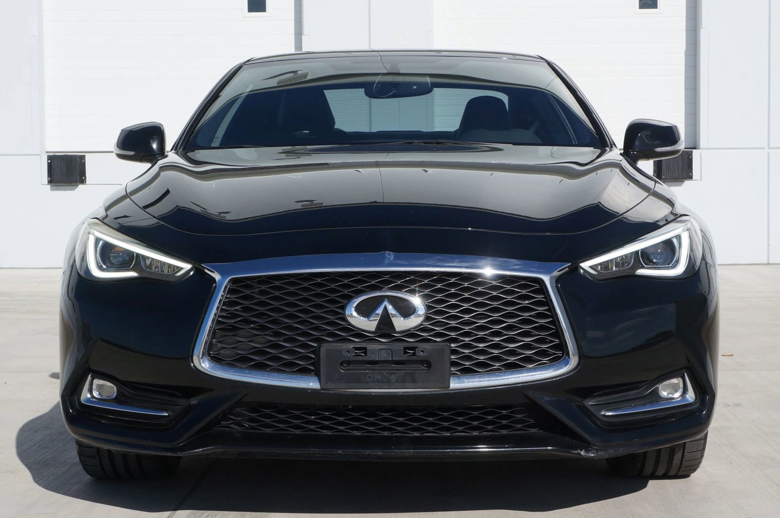 Used 2018 INFINITI Q60 3.0t Luxe w/ Sensory Package 3.0T Luxe AWD/4WD image 4