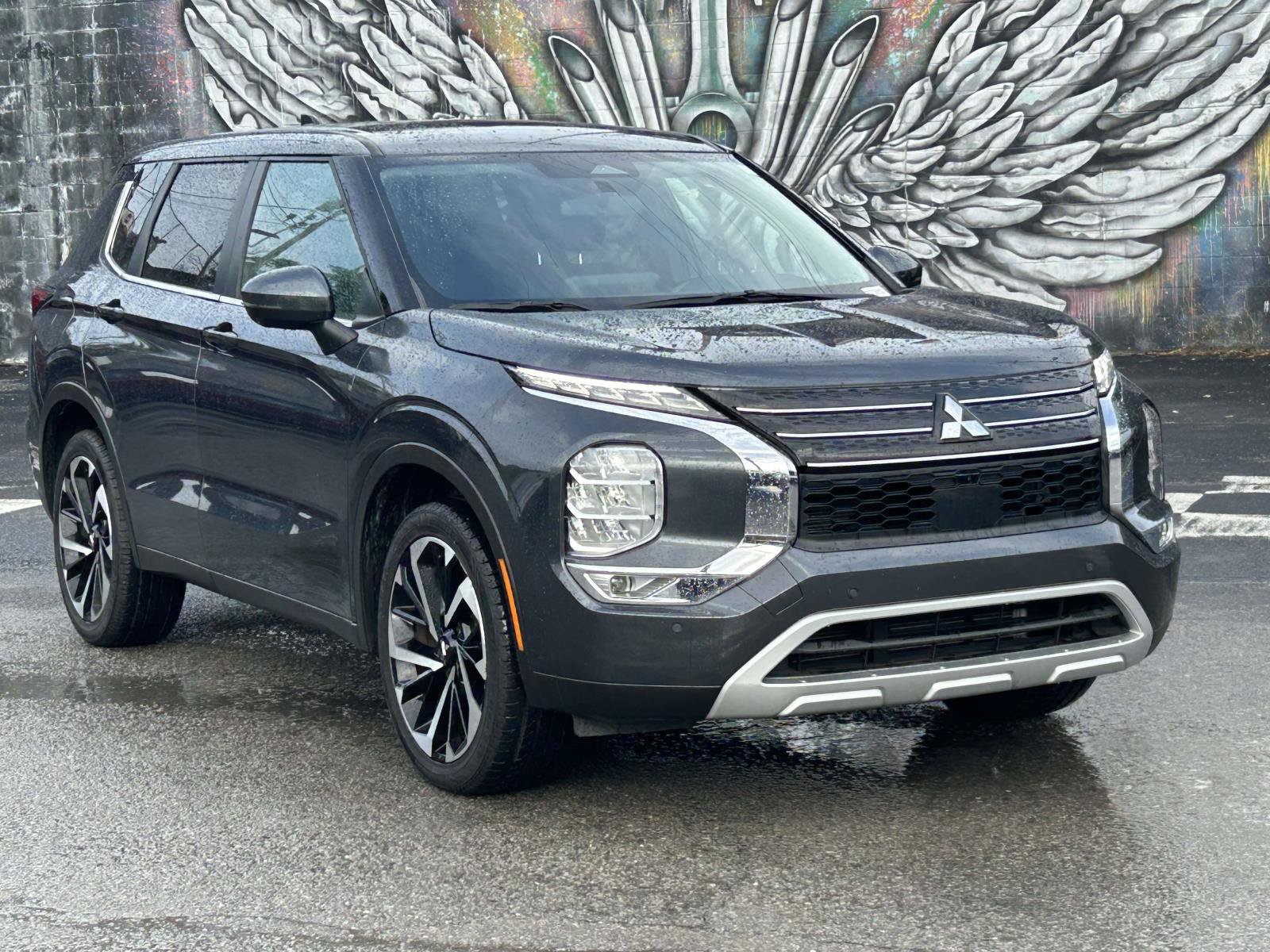 Used 2024 Mitsubishi Outlander SE
