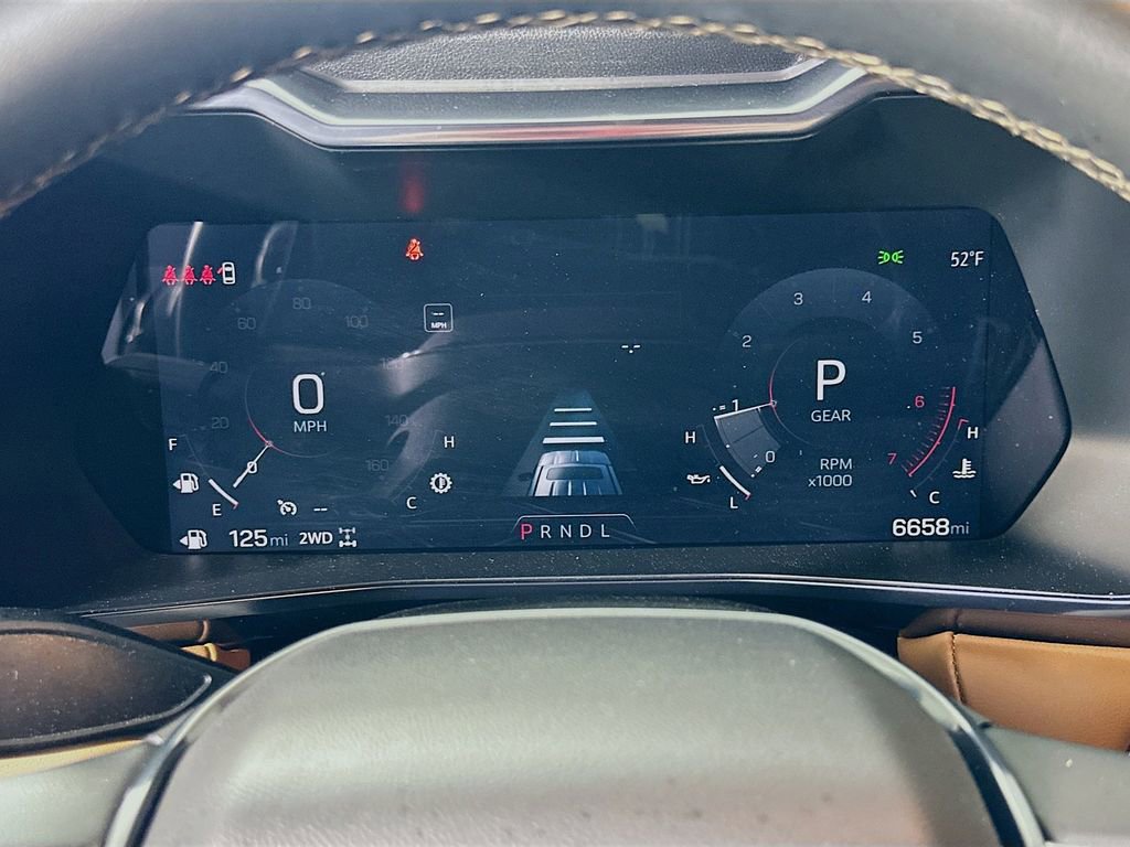 Used 2025 GMC Canyon AT4 image 24