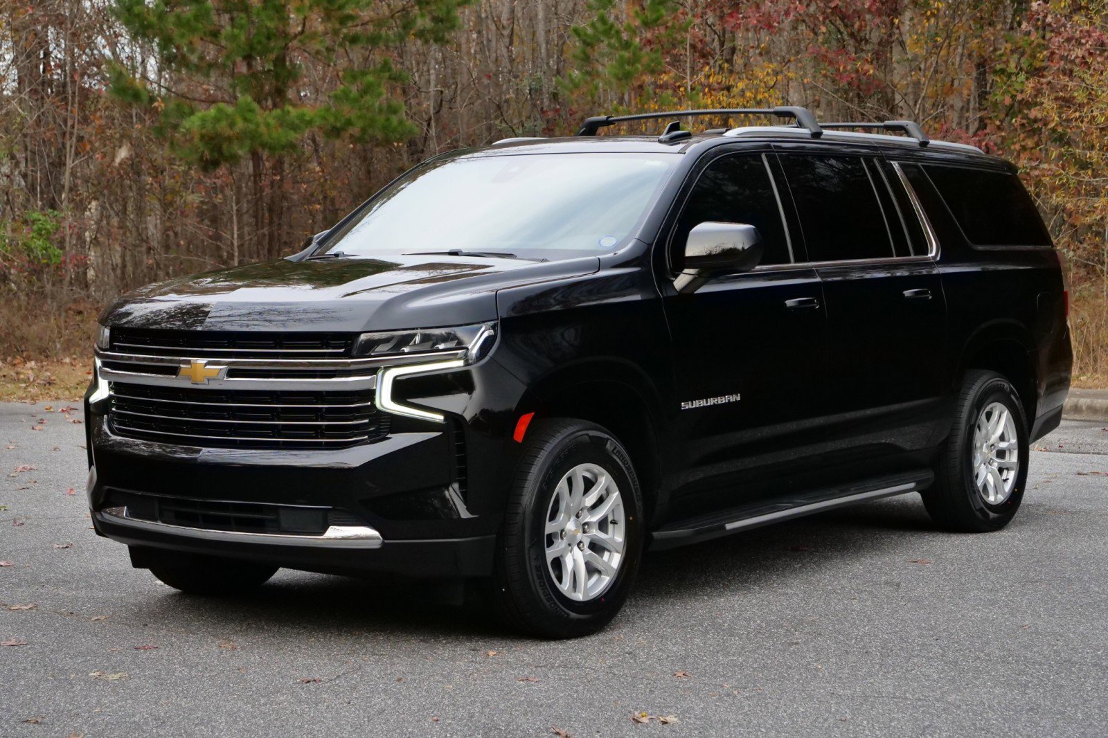Used 2021 Chevrolet Suburban LT image 6