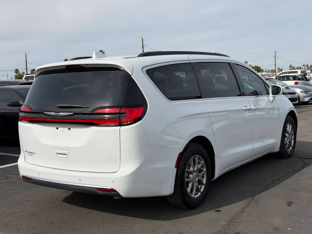 Used 2021 Chrysler Pacifica Touring FWD image 10