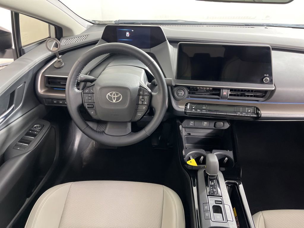 Used 2024 Toyota Prius XLE AWD/4WD image 5