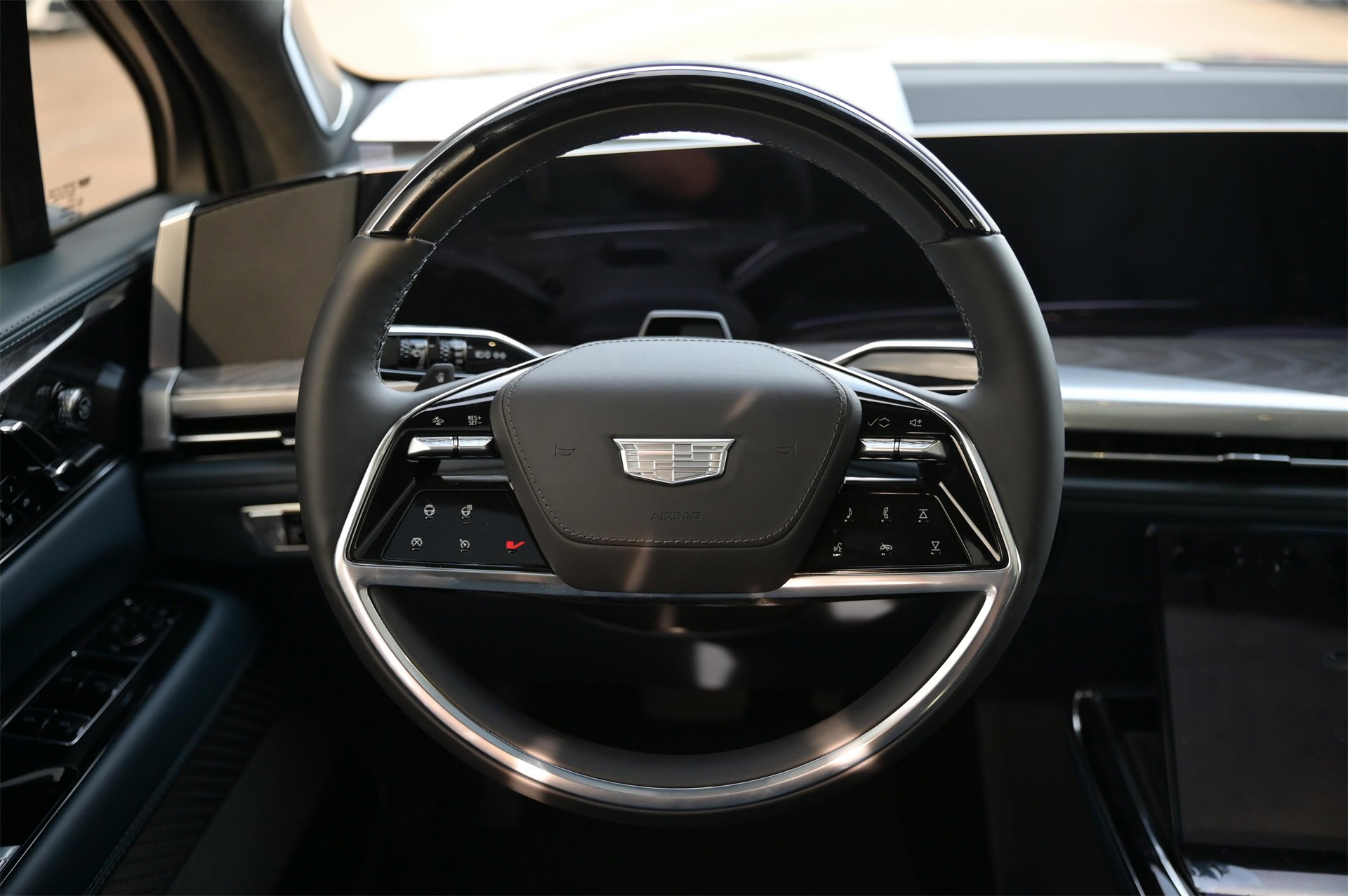 New 2025 Cadillac Escalade IQ Luxury 2 image 8