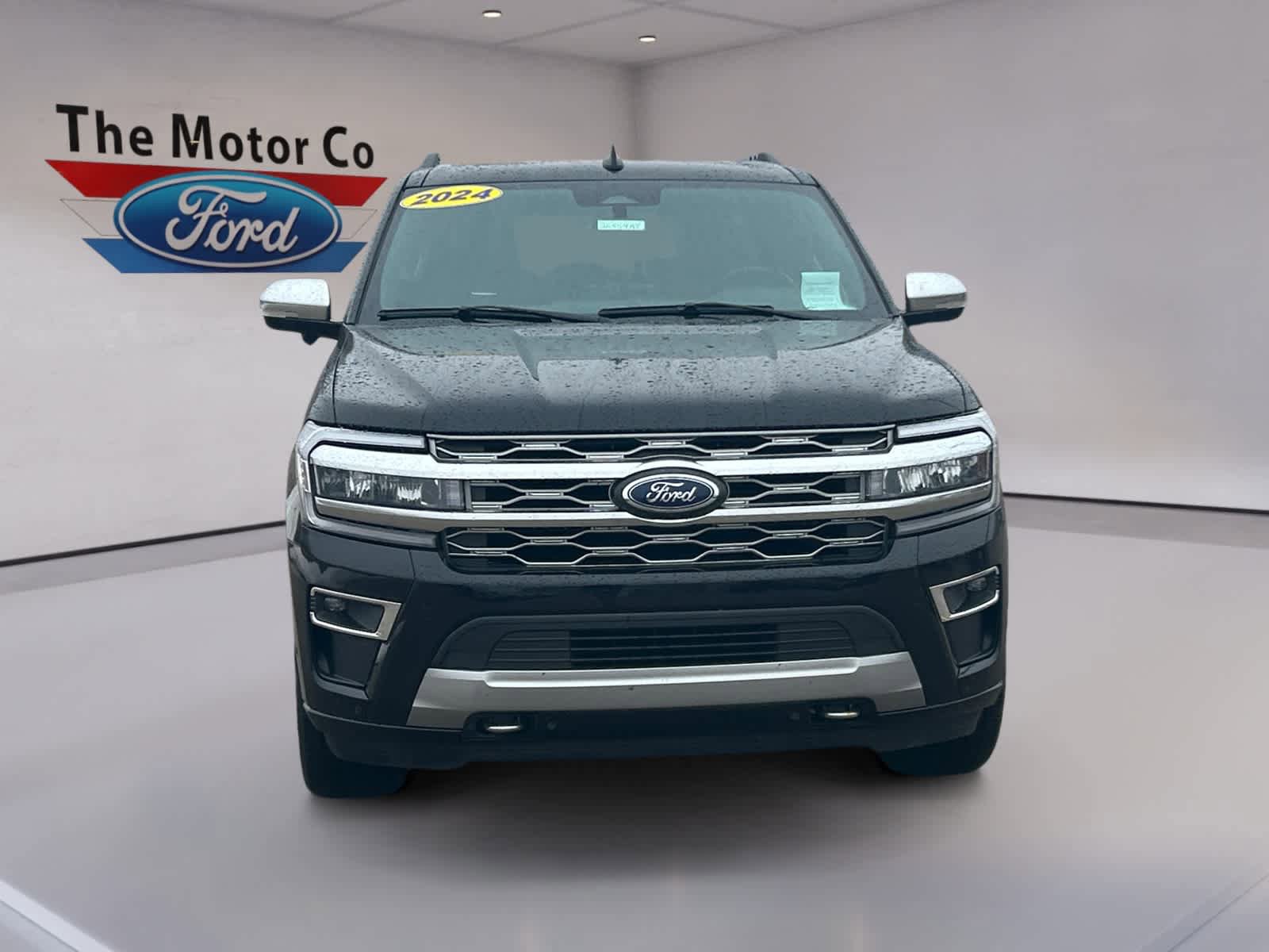 Used 2024 Ford Expedition Max Platinum AWD/4WD image 2