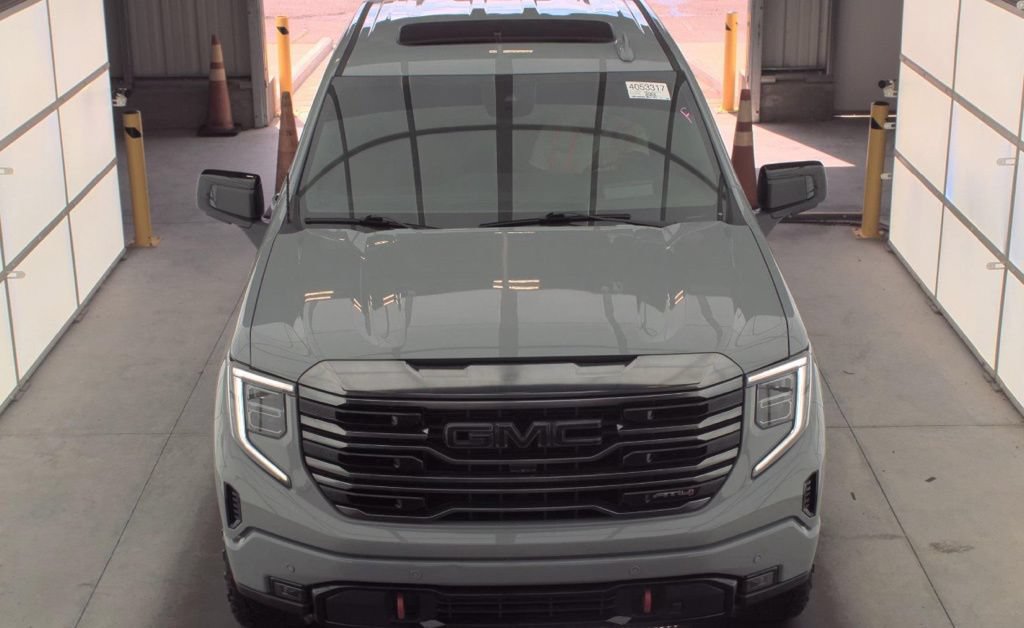 Used 2024 GMC Sierra 1500 AT4 w/ Technology Package AWD/4WD image 2