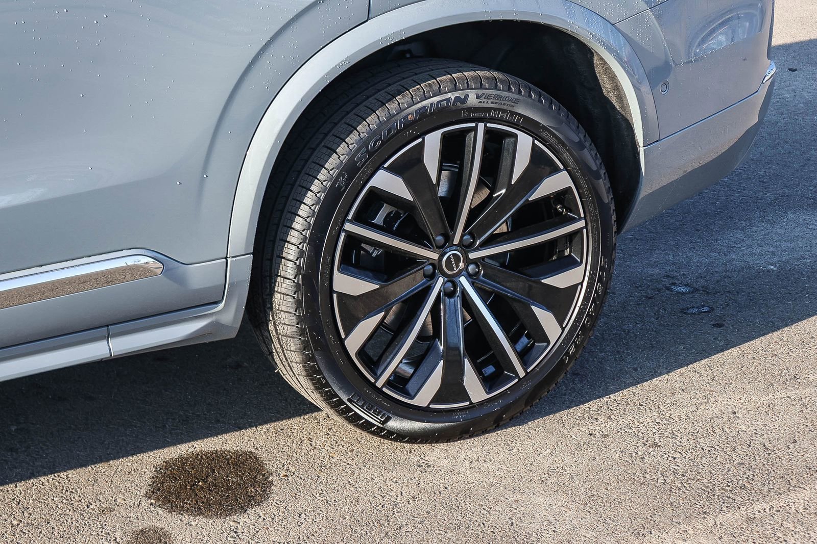 New 2026 Volvo XC90 T8 Plus w/ Protection Package Premier AWD/4WD image 10