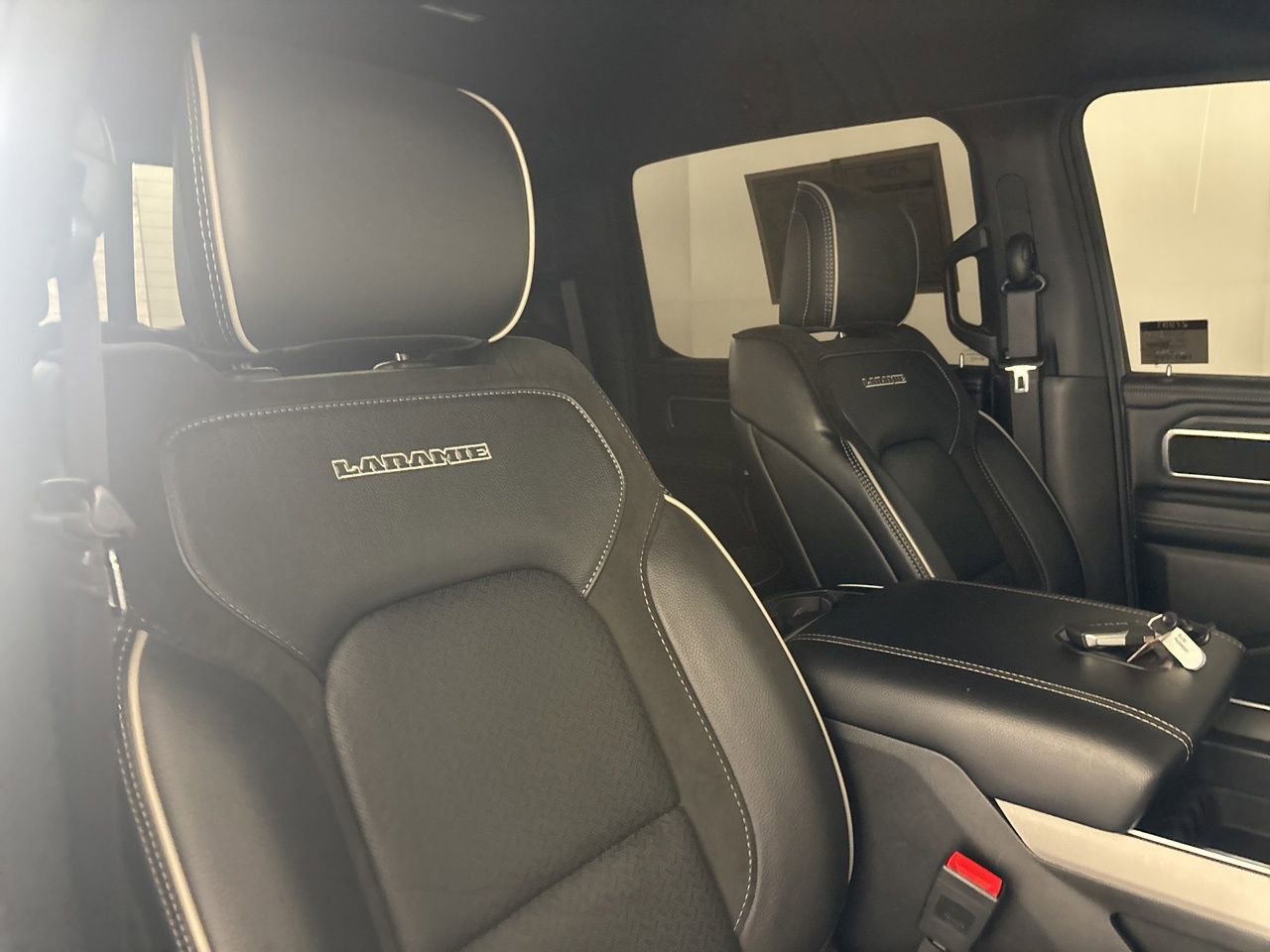 Used 2023 RAM 1500 Laramie AWD/4WD image 27
