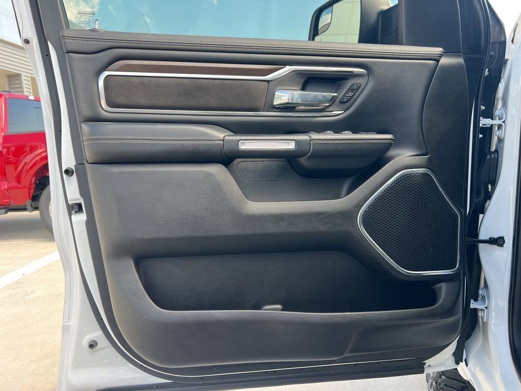 Used 2022 RAM 1500 Laramie w/ Laramie Southwest Edition image 9
