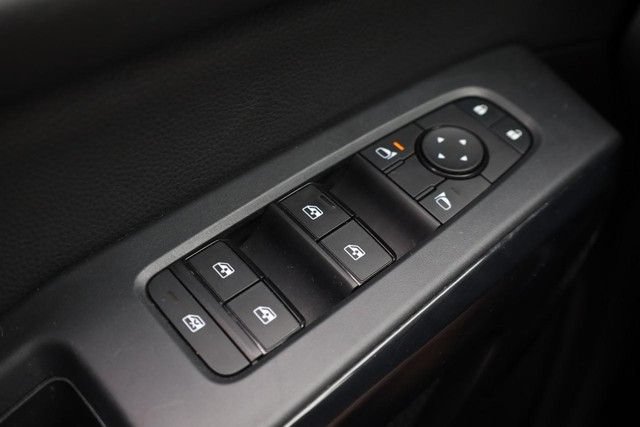 Certified 2025 Nissan Pathfinder SV FWD image 19