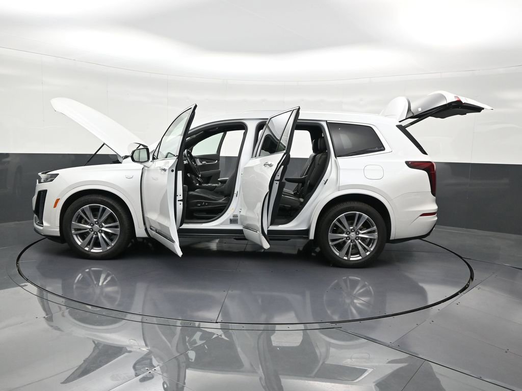 Used 2023 Cadillac XT6 Premium Luxury image 34