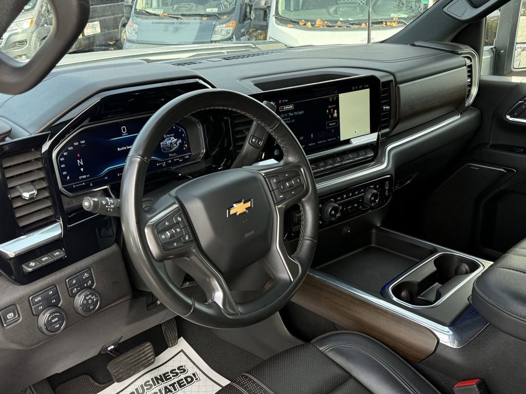 Used 2024 Chevrolet Silverado 3500 High Country w/ Technology Package image 13