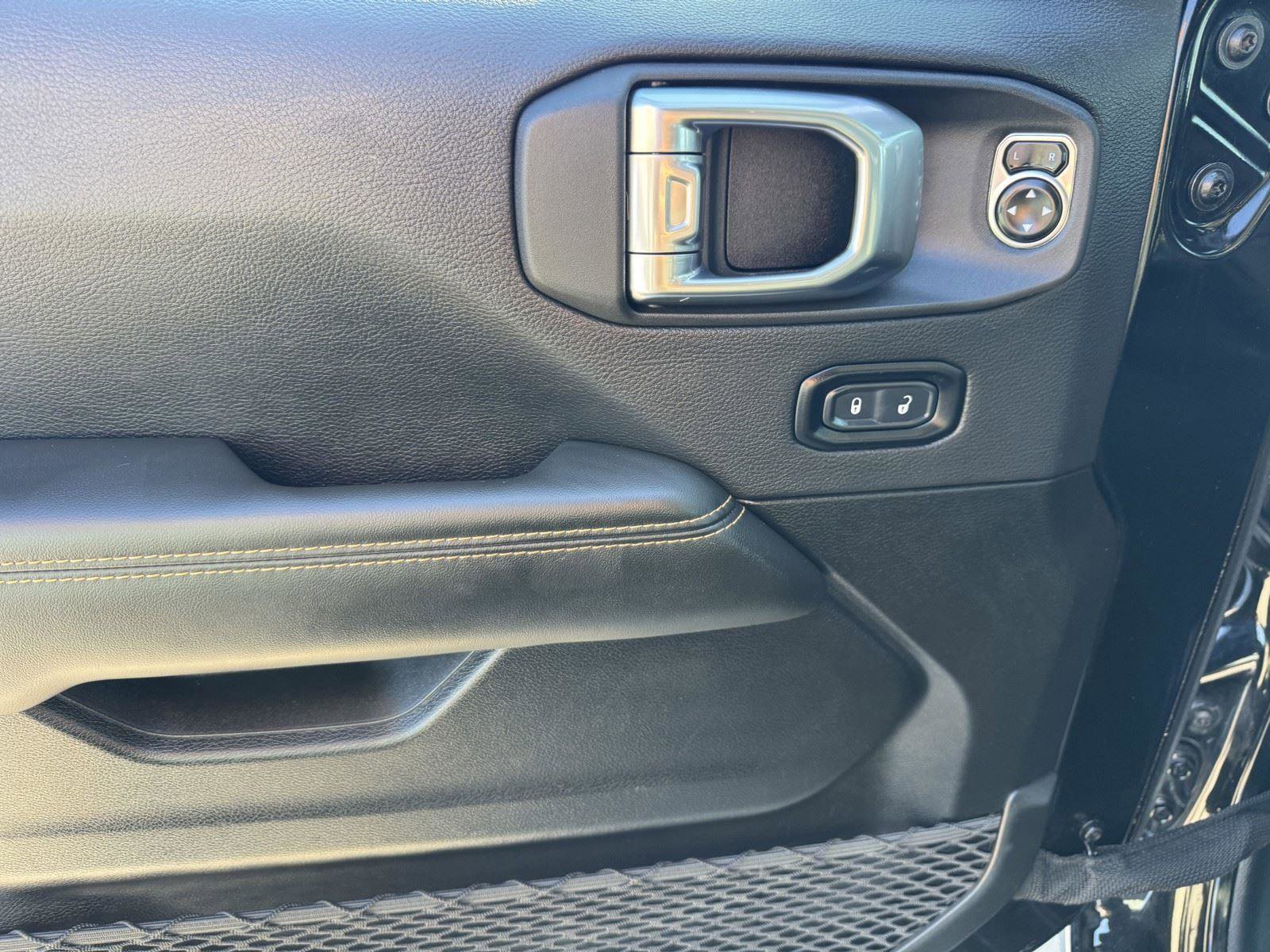 Certified 2025 Jeep Wrangler Sahara w/ Safety Group AWD/4WD image 14