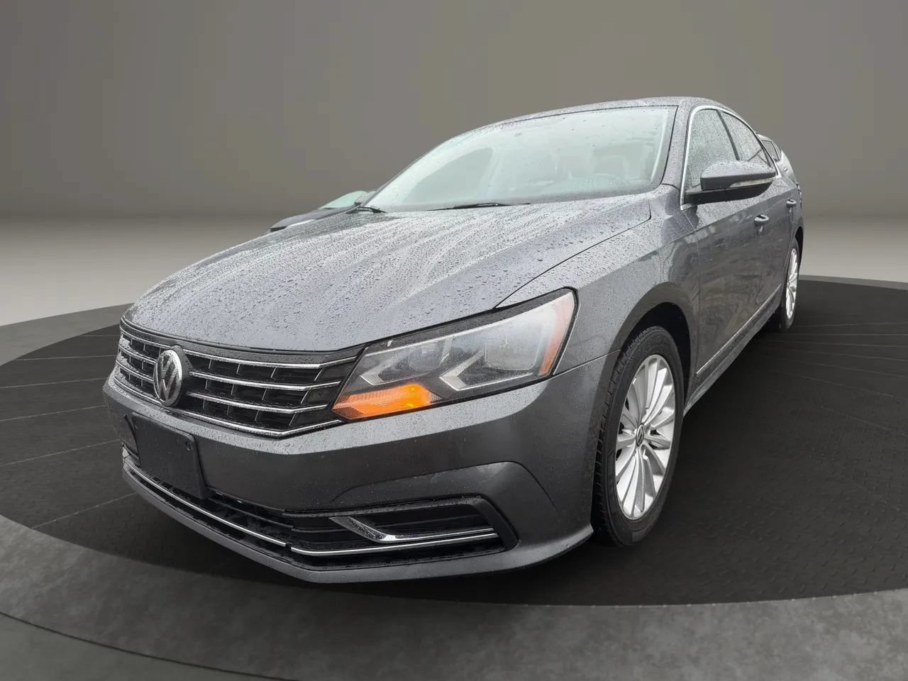 Used 2017 Volkswagen Passat 1.8T SE FWD image 1