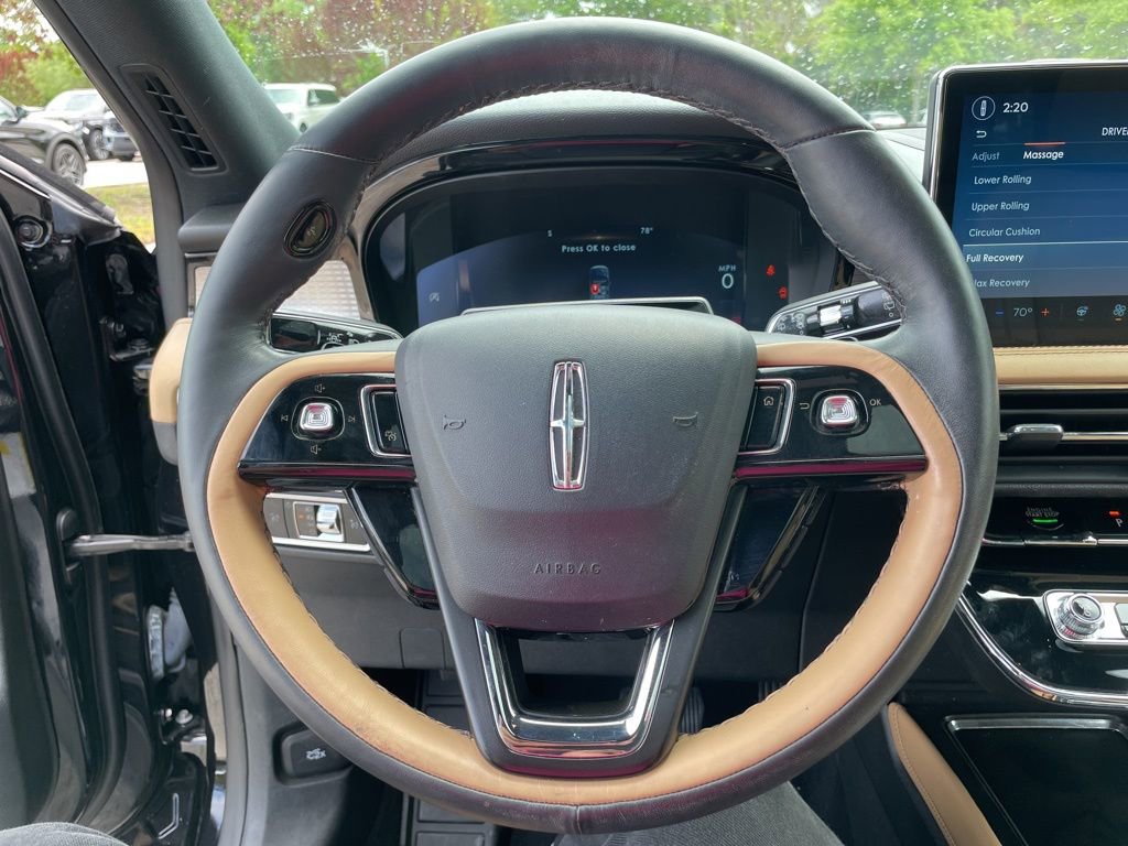 Used 2023 Lincoln Corsair Reserve w/ Equipment Group 202A image 11