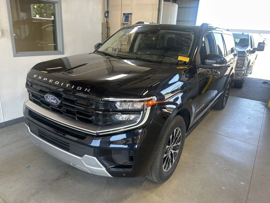 Used 2025 Ford Expedition Max Platinum AWD/4WD image 2