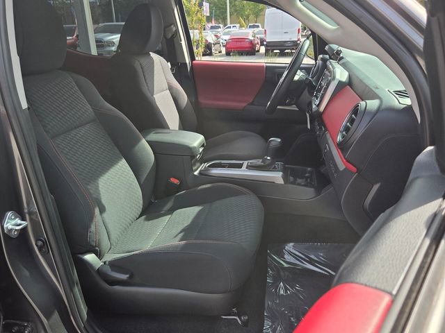 Used 2021 Toyota Tacoma SR5 w/ SR5 Appearance Package (SM) image 18