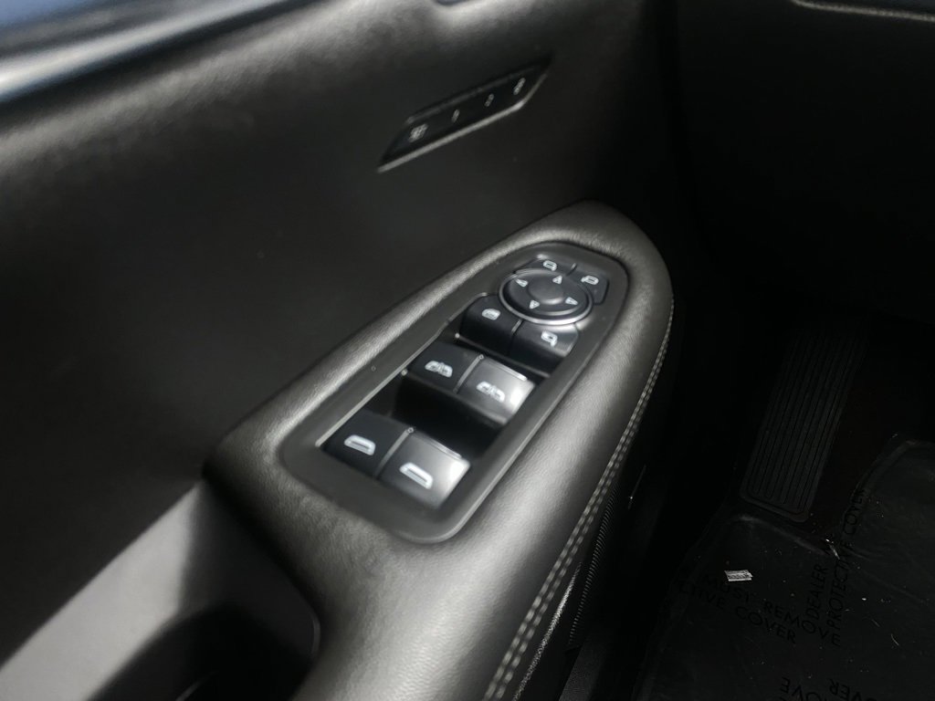 Used 2023 Cadillac XT6 Premium Luxury image 12