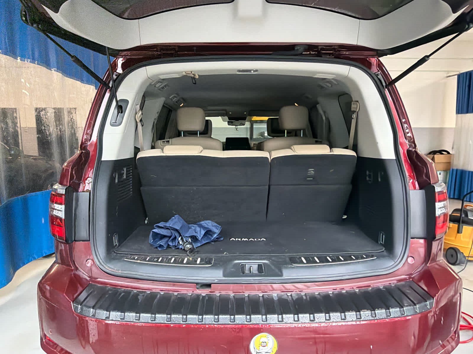 Used 2022 Nissan Armada Platinum w/ Captain's Chairs Package RWD image 60