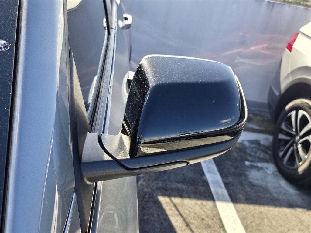 Used 2025 Chevrolet Equinox RS w/ Safety and Technology Package image 10