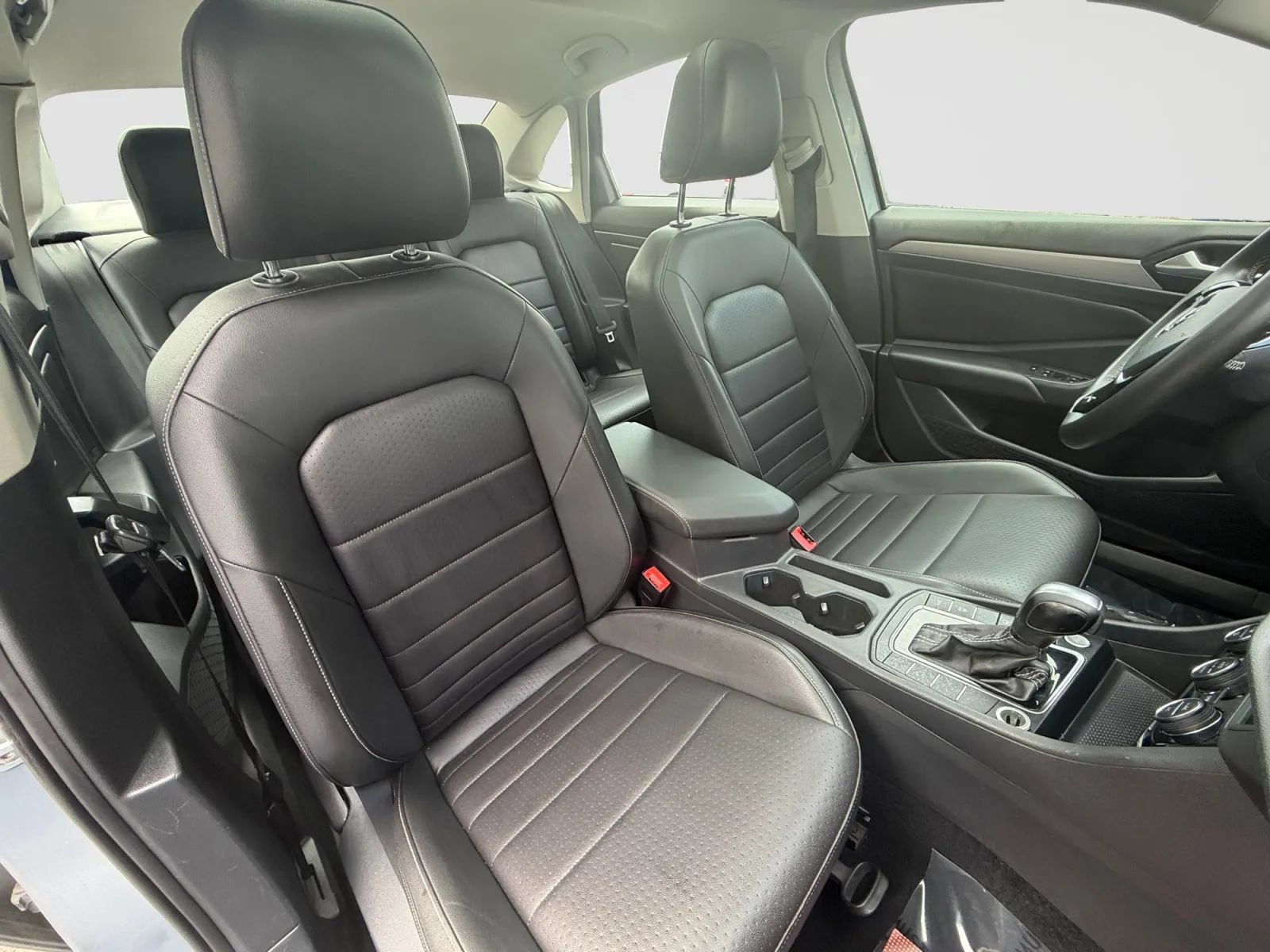 Used 2021 Volkswagen Jetta SE FWD image 21