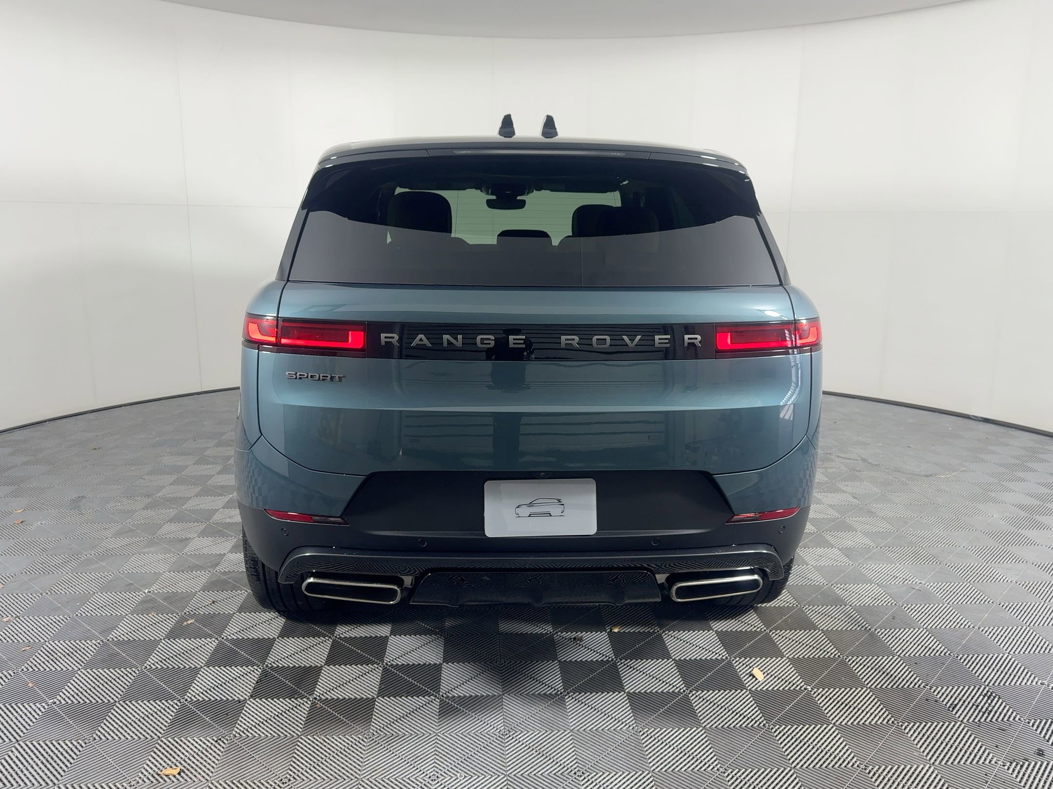 New 2025 Land Rover Range Rover Sport SE image 11