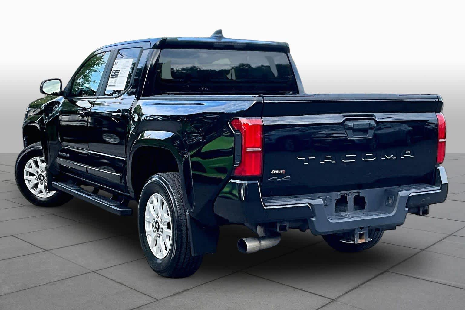 Certified 2024 Toyota Tacoma SR5 AWD/4WD image 12
