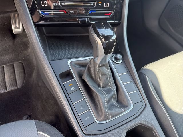 Used 2025 Volkswagen Jetta Sport FWD image 21