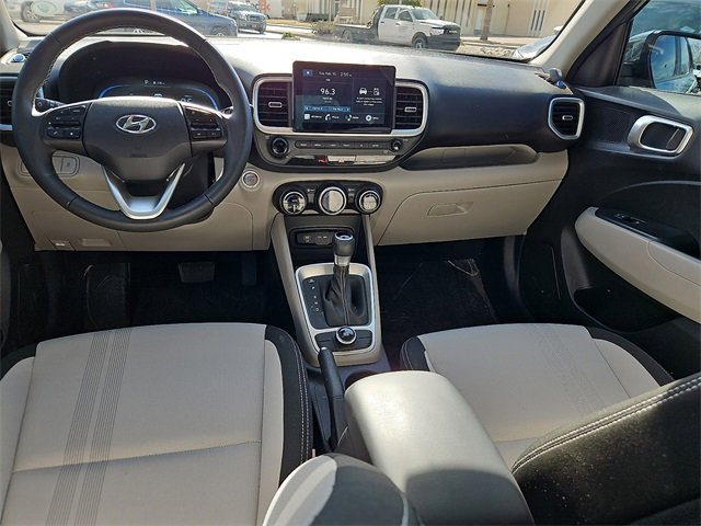 Used 2024 Hyundai Venue SEL image 12