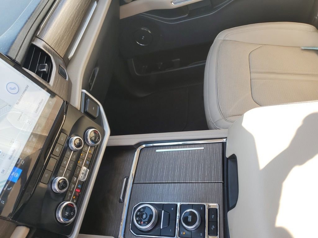 Used 2024 Ford Expedition Max Limited image 24