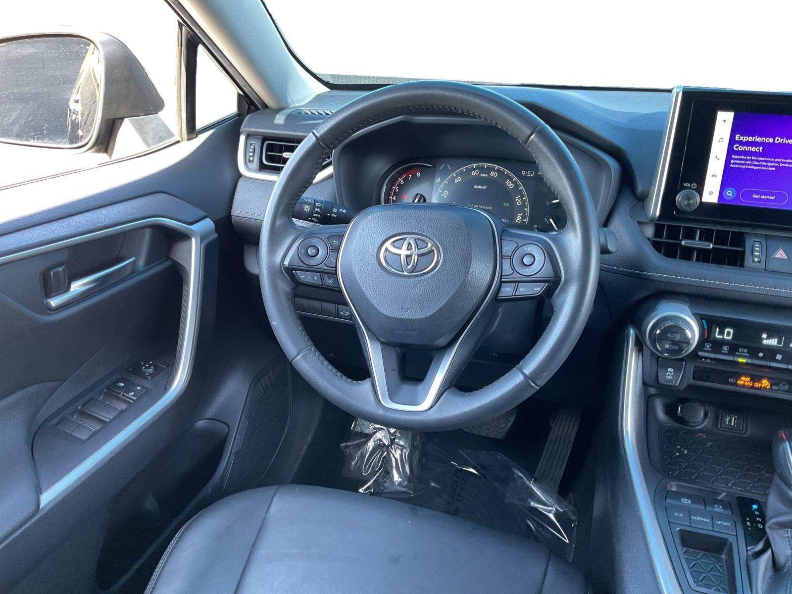 Used 2023 Toyota RAV4 XLE Premium FWD image 10