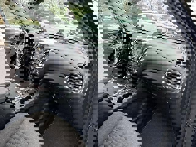 Certified 2020 Chevrolet Equinox LT w/ Driver Convenience Package image 27