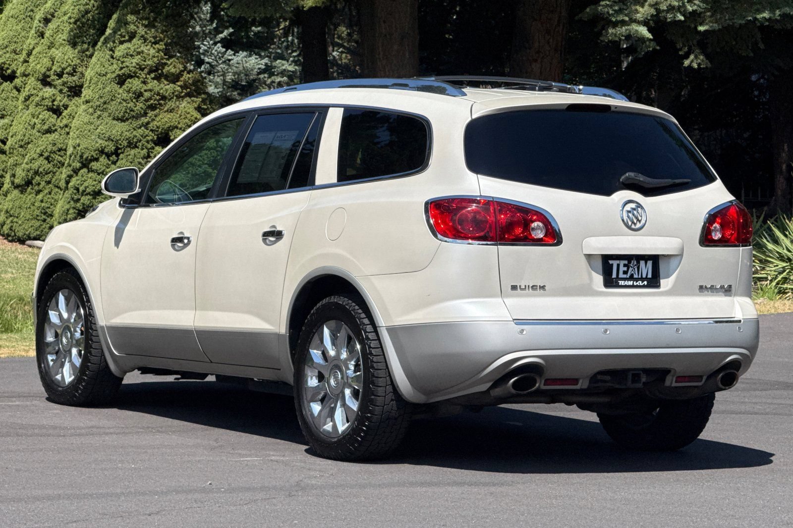 Used 2012 Buick Enclave Premium AWD/4WD image 6