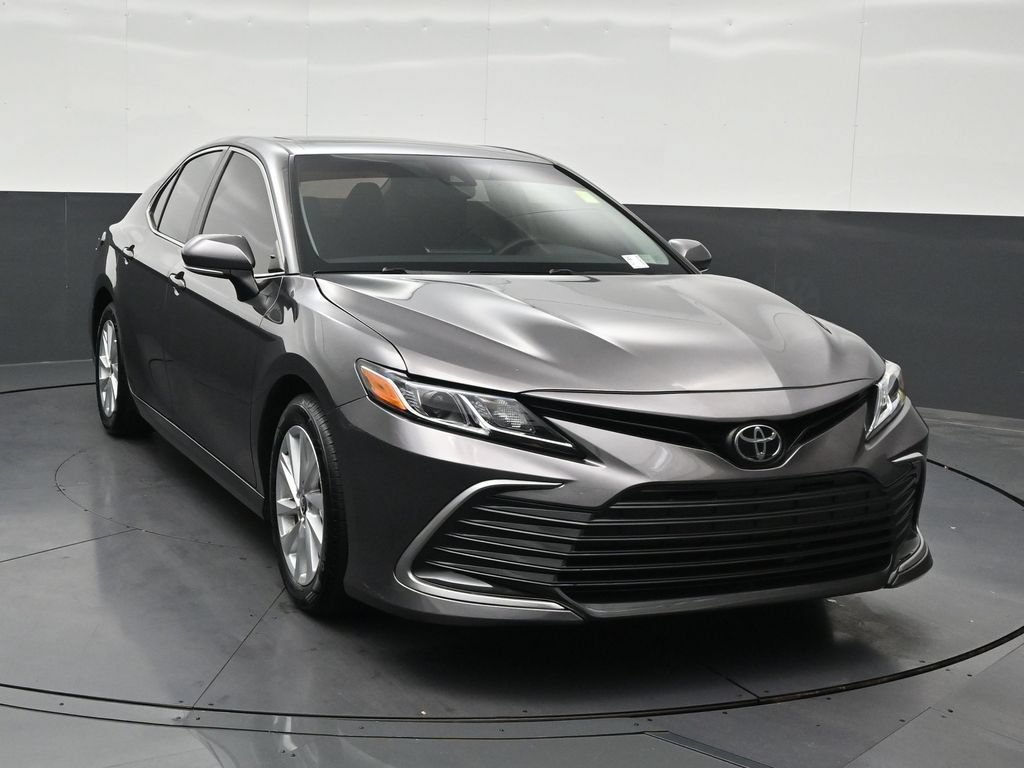 Used 2024 Toyota Camry LE w/ Convenience Package FWD image 8