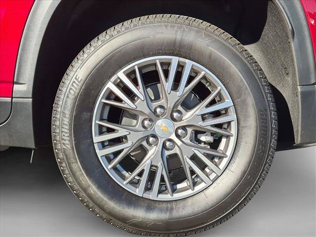 New 2027 Chevrolet Traverse LT w/ Driver Confidence Package FWD image 10