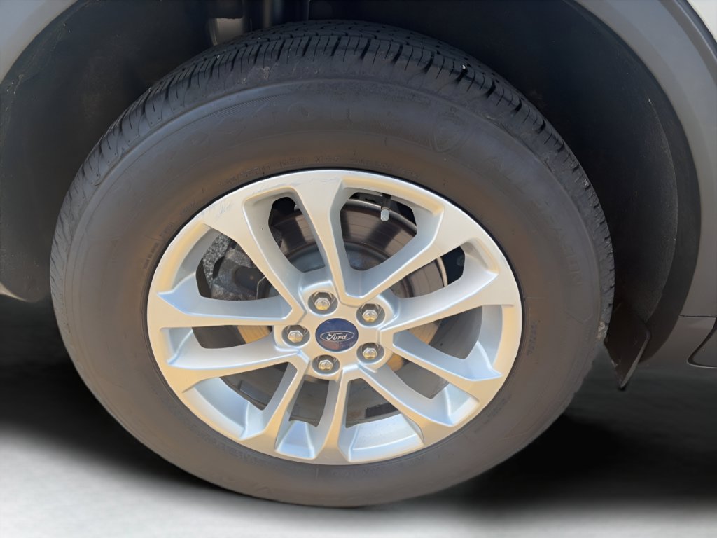 Used 2022 Ford Escape SE w/ Cold Weather Package FWD image 33