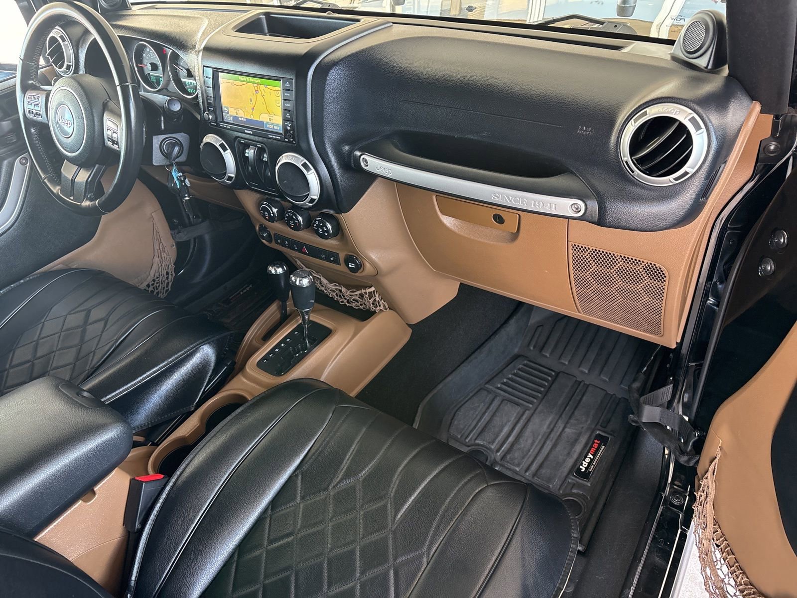 Used 2011 Jeep Wrangler Rubicon w/ Dual Top Group AWD/4WD image 18