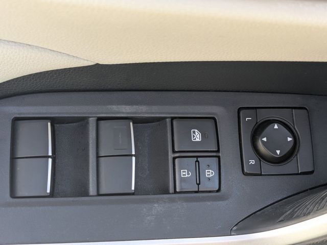 Used 2019 Toyota RAV4 XLE Premium image 12