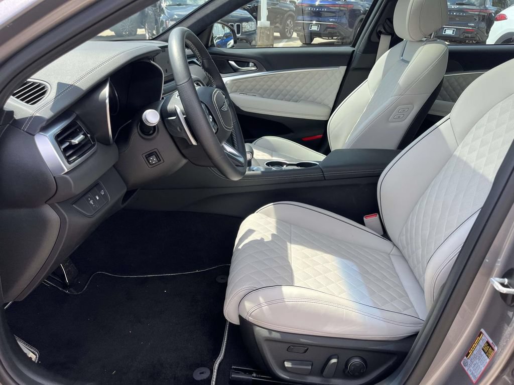 Used 2025 Genesis G70 3.3T Advanced w/ Sport Prestige Package RWD image 14