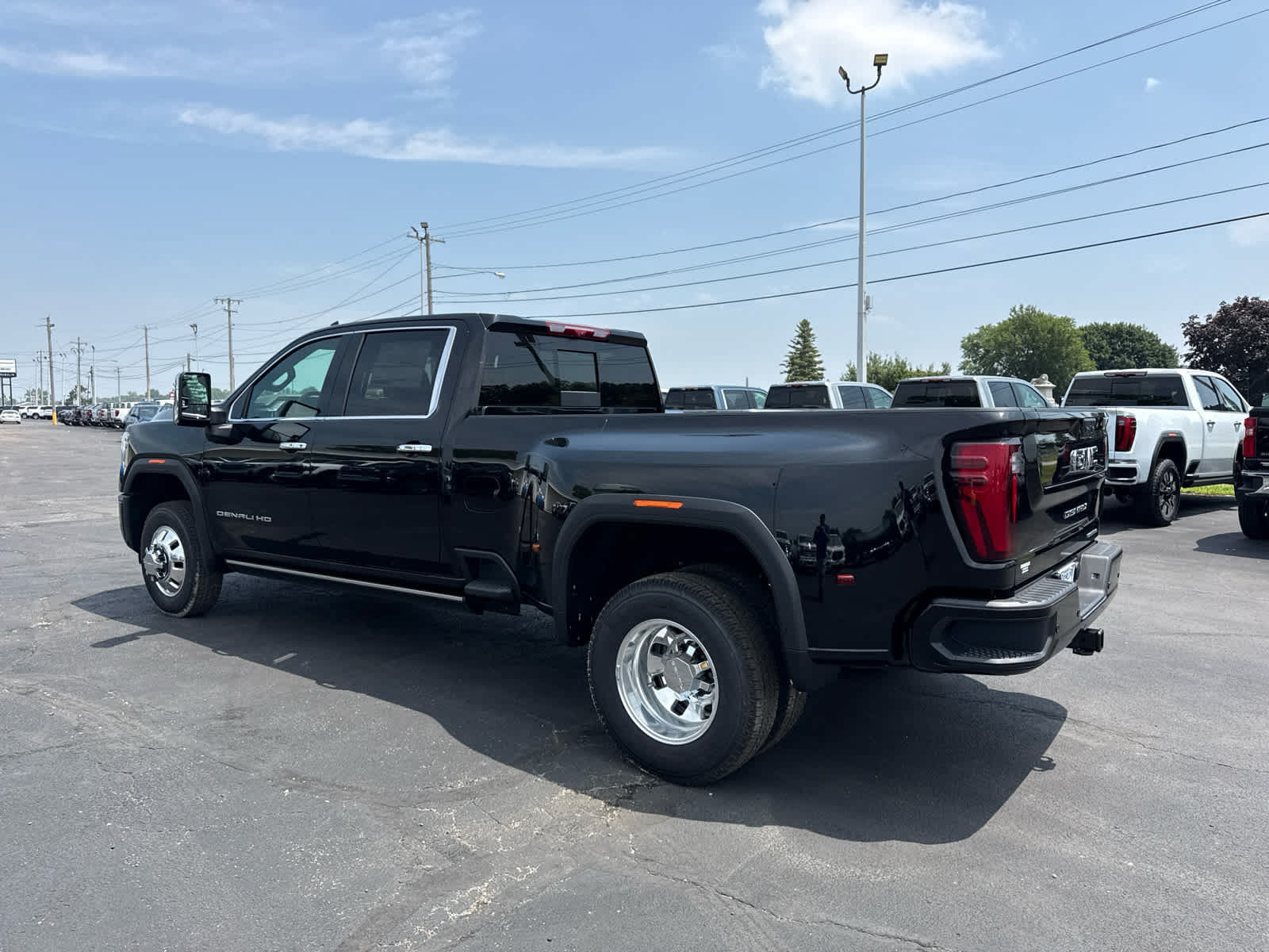 New 2026 GMC Sierra 3500 Denali Ultimate AWD/4WD image 3